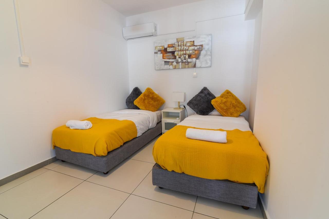 Jana'S 2-Br Apartment In Larnaca Exterior photo
